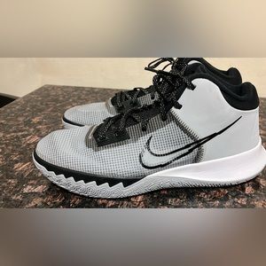 NEW Nike Kyrie Flytrap 4 Wolf Grey Sample Size12